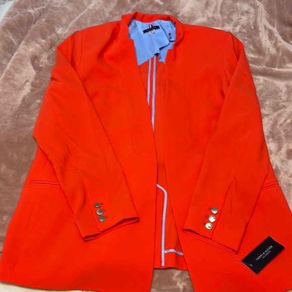 Calvin Klein - Picture 1 of 7